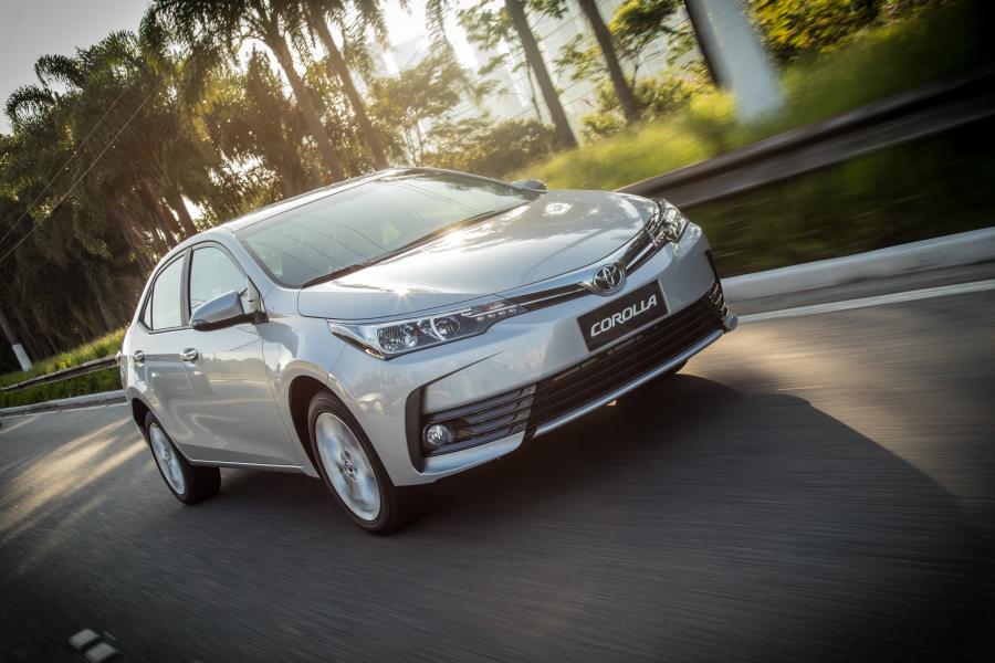  Toyota Corolla XEi 2017 года  (LA) (фото 7 из 23)